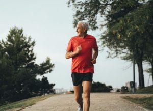 old person running 910x600 1 e1690295590469