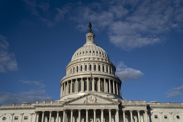 مجلس نمایندگان آمریکا بسته ۱۹۰۰ میلیارد دلاری کمک اقتصادی را تصویب کرد
