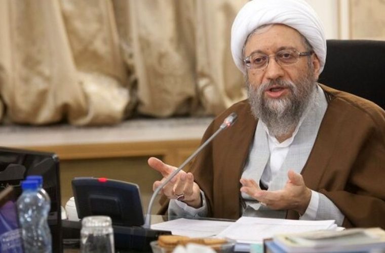 انتقاد شدید صادق آملی لاریجانی از شورای نگهبان