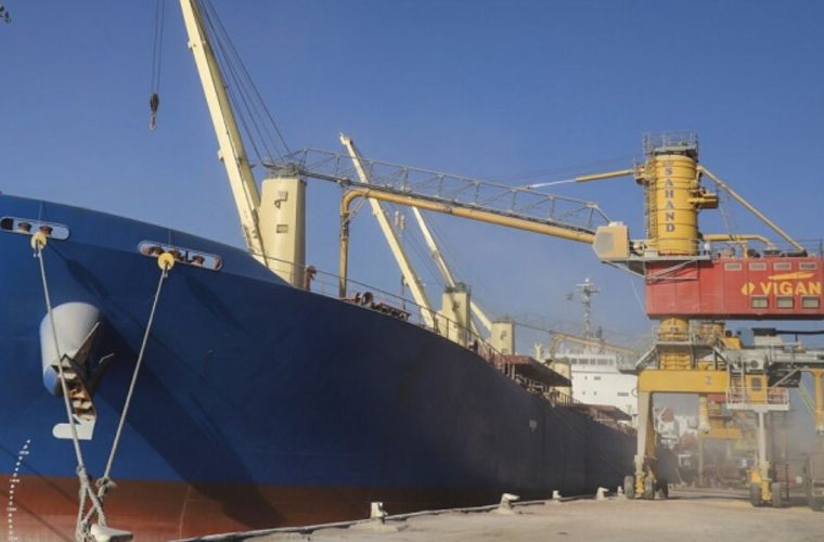 رکوردشکنی در تامین اقلام مورد نیاز مردم/تخلیه بار ۲۵۴ کشتی کالای اساسی