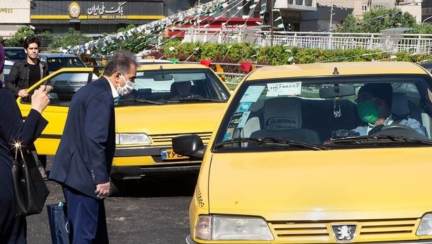 مبنای مسافرگیری تاکسی‌ها با وجود فروکش کردن کرونا هنوز ۳ نفر است