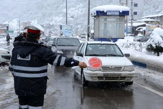 برف و باران در جاده‌های ۲۰ استان کشور/ انسداد جاده چالوس و آزادراه تهران-شمال