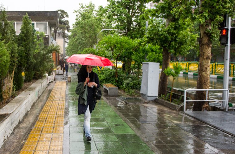 بارش‌های محلی در ۶ استان تا فردا ادامه دارد/ هشدار وزش باد شدید تا دوشنبه در ۱۴ استان