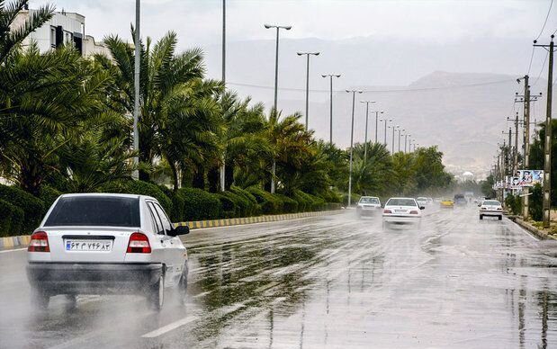 بارش باران و لغزندگی جاده‌های خراسان شمالی